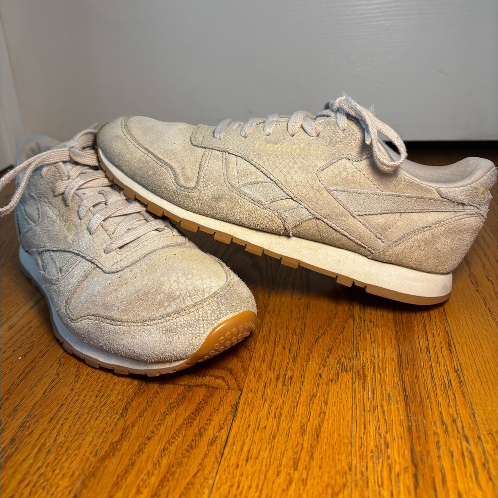 Reeboks - Picture 7 of 12